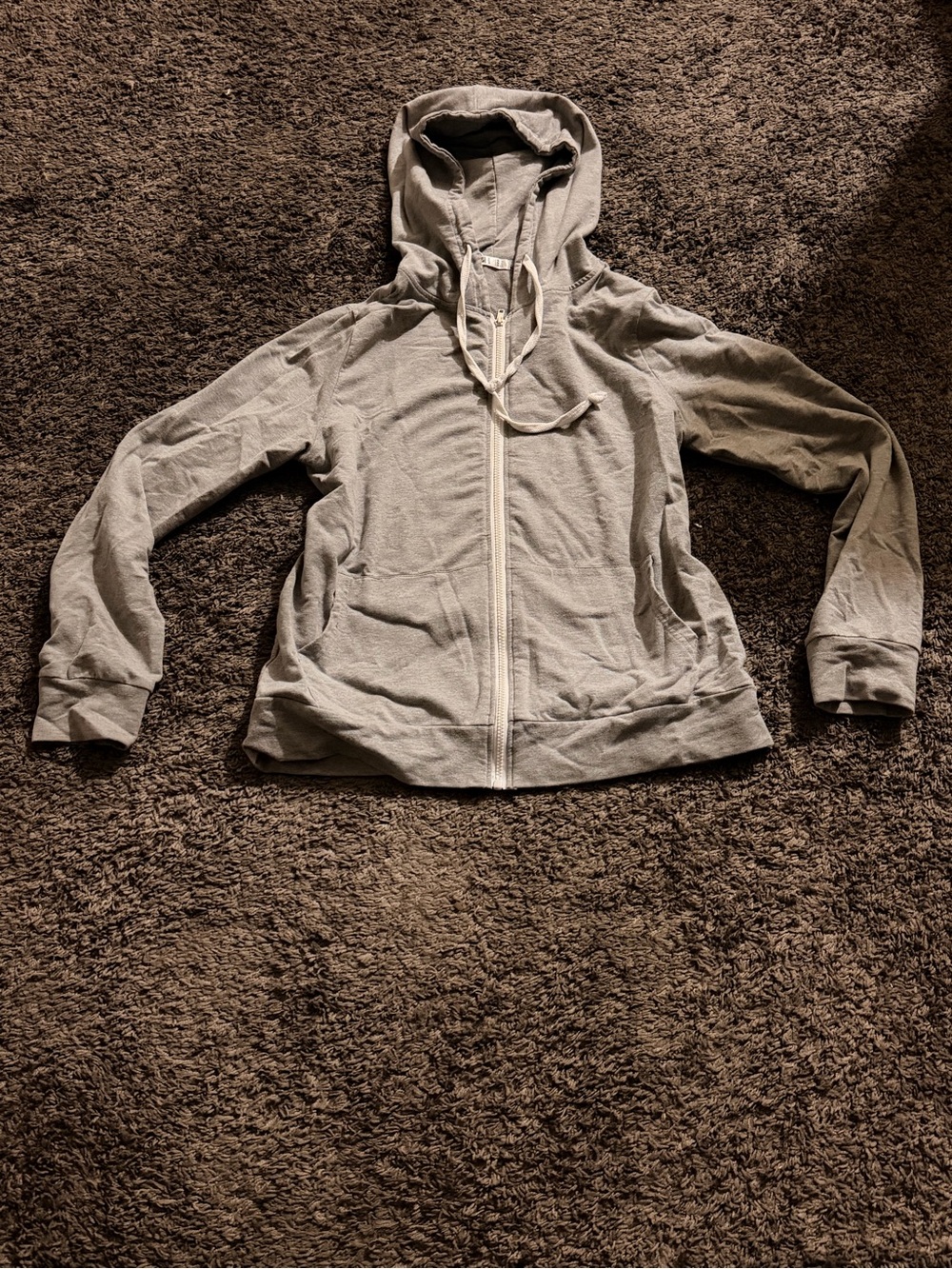 Women’s Light Gray Full-Zip Hoodie with Drawstring Hood